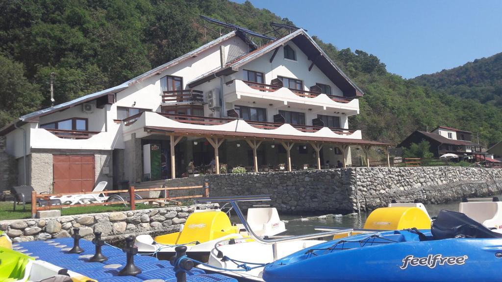 Pensiunea Cazanele Dunarii Hotel Dubova Exterior foto